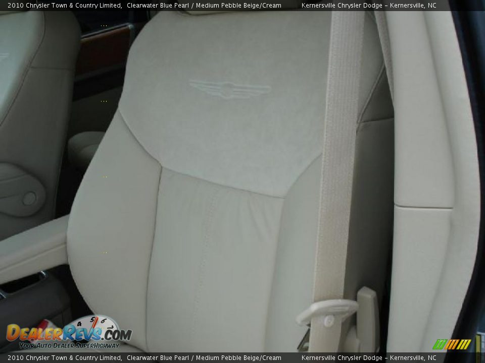 2010 Chrysler Town & Country Limited Clearwater Blue Pearl / Medium Pebble Beige/Cream Photo #9