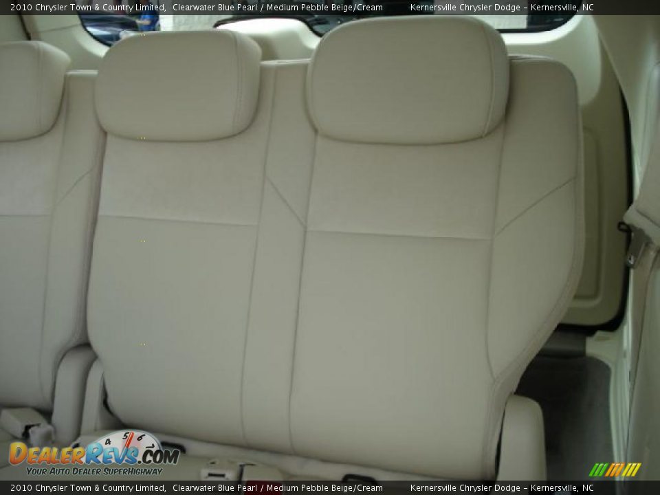 2010 Chrysler Town & Country Limited Clearwater Blue Pearl / Medium Pebble Beige/Cream Photo #13