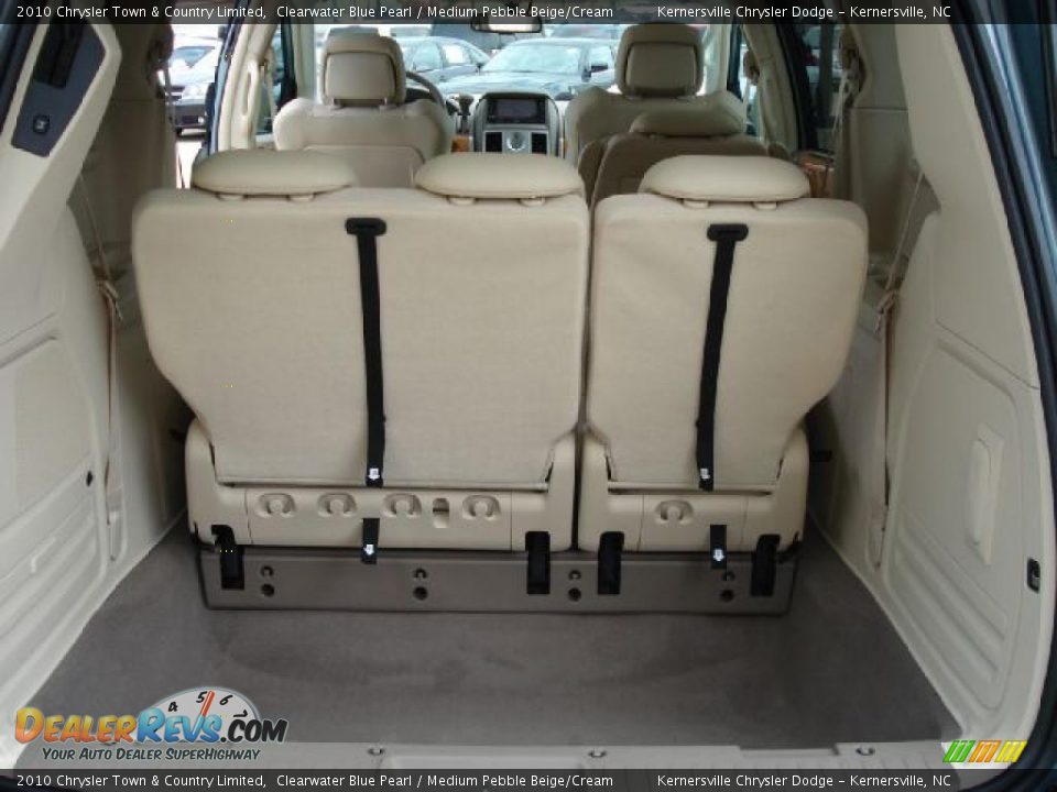 2010 Chrysler Town & Country Limited Clearwater Blue Pearl / Medium Pebble Beige/Cream Photo #15