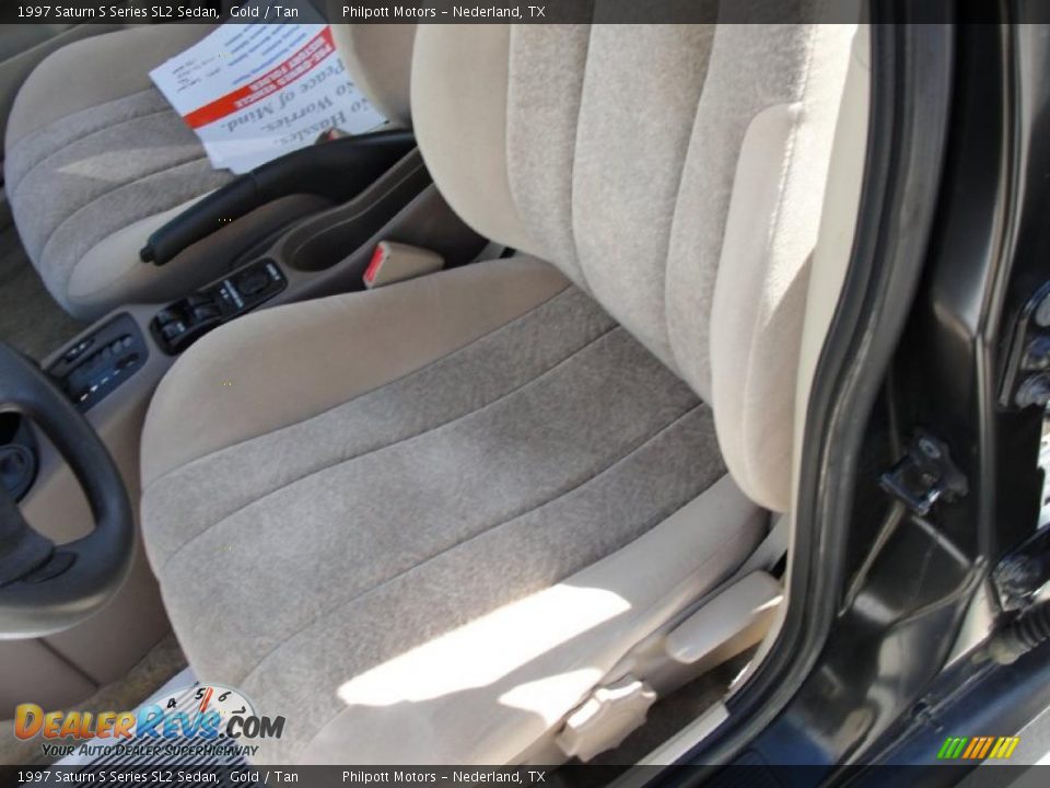 1997 Saturn S Series SL2 Sedan Gold / Tan Photo #30