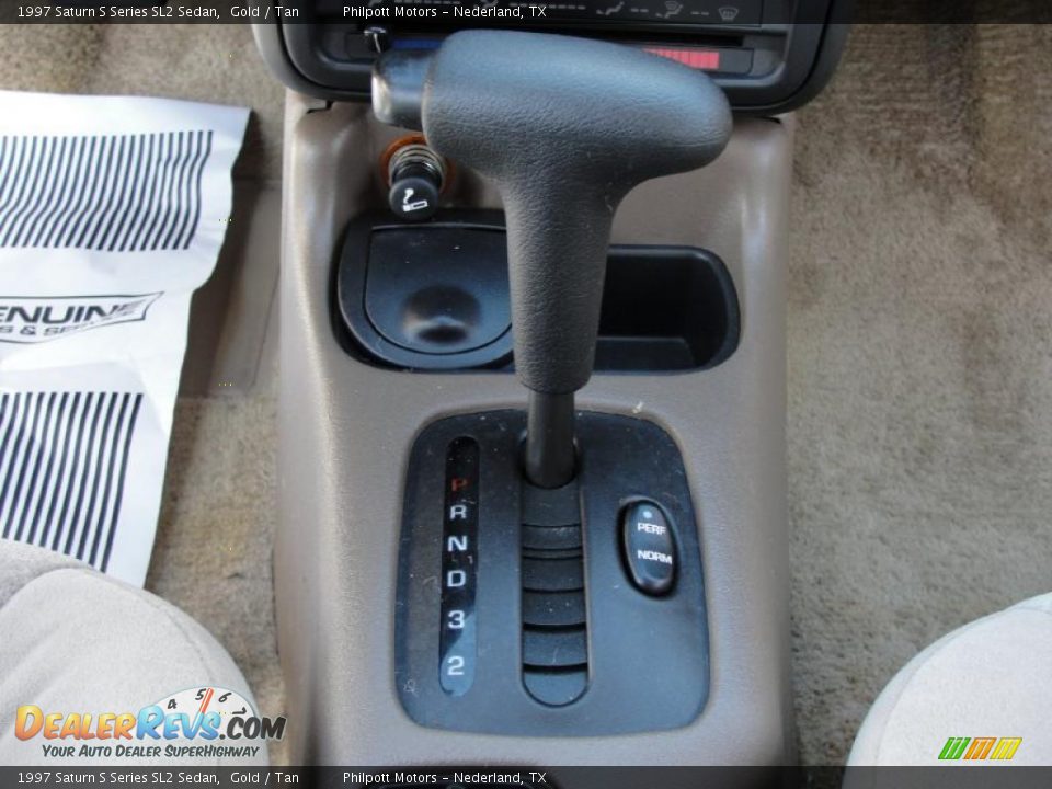 1997 Saturn S Series SL2 Sedan Gold / Tan Photo #35