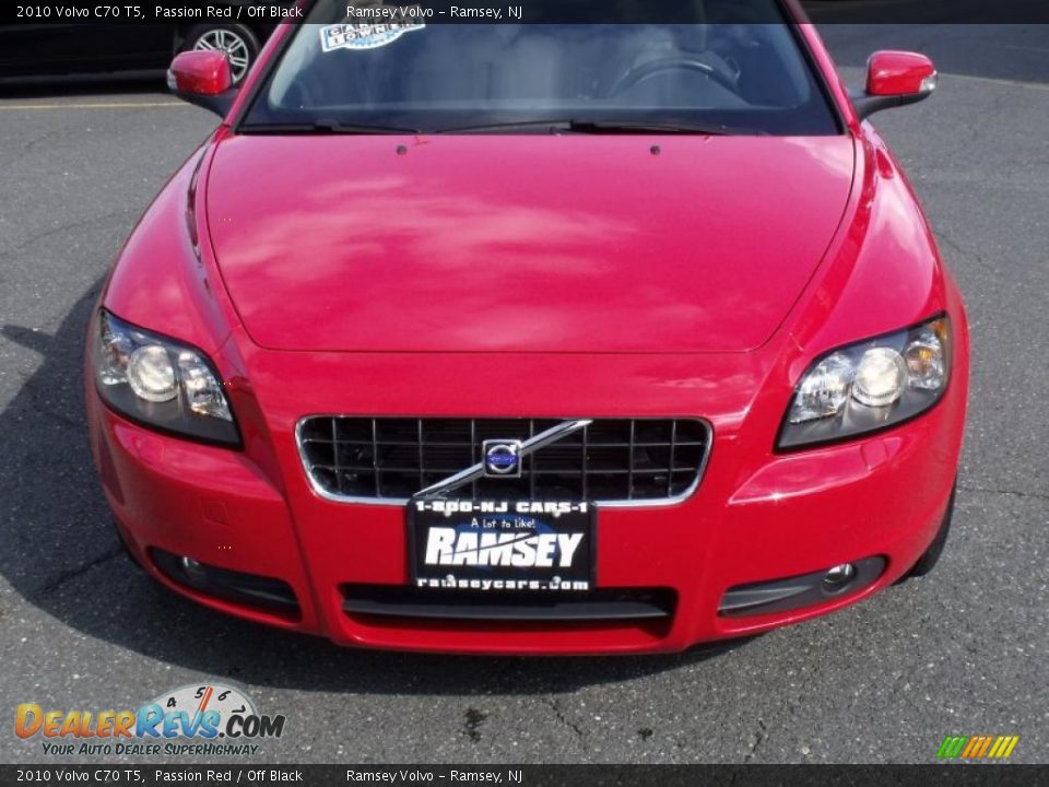2010 Volvo C70 T5 Passion Red / Off Black Photo #16