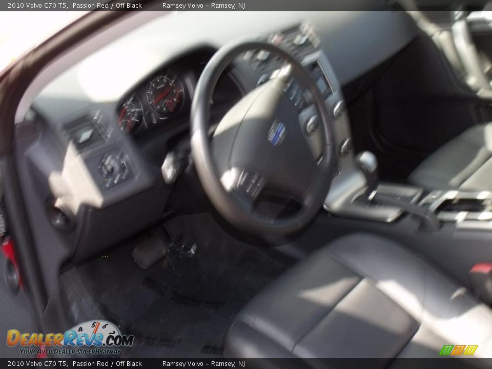 2010 Volvo C70 T5 Passion Red / Off Black Photo #19