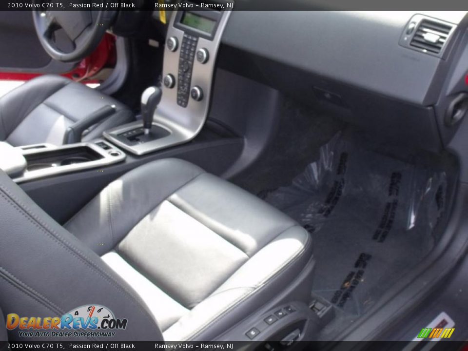 2010 Volvo C70 T5 Passion Red / Off Black Photo #22