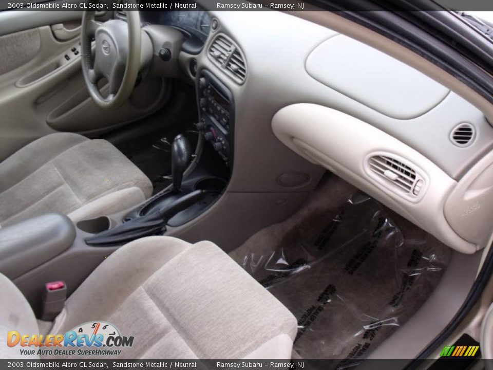 2003 Oldsmobile Alero GL Sedan Sandstone Metallic / Neutral Photo #15