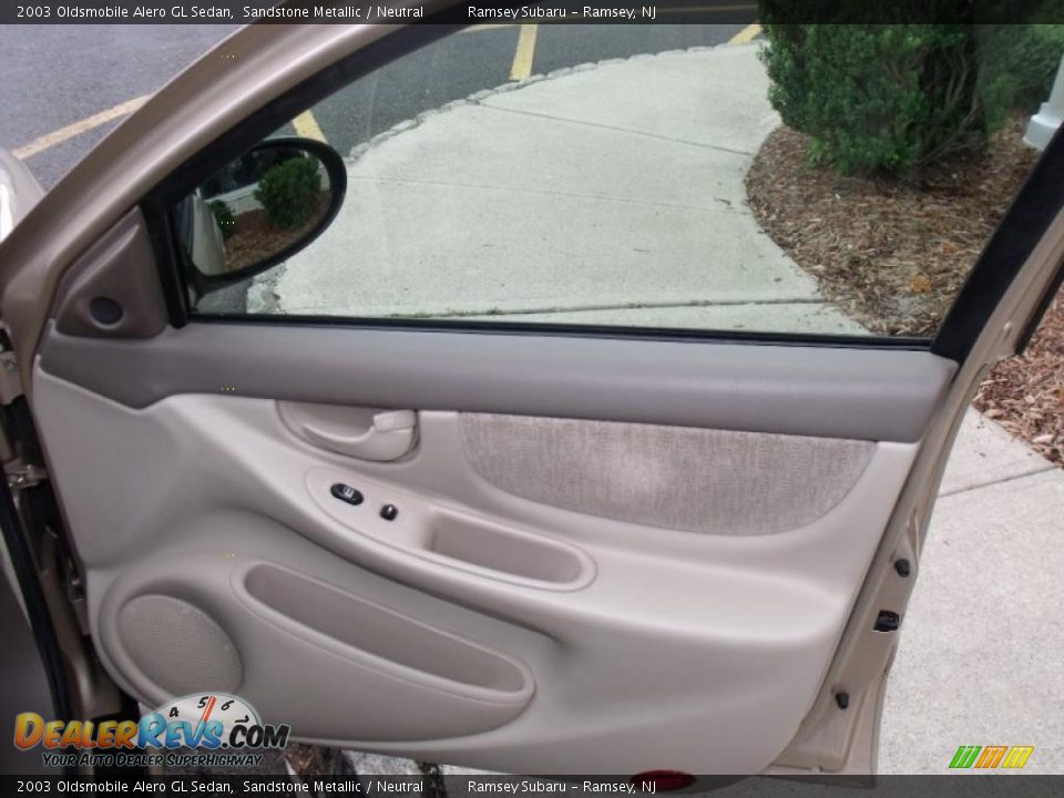 2003 Oldsmobile Alero GL Sedan Sandstone Metallic / Neutral Photo #16
