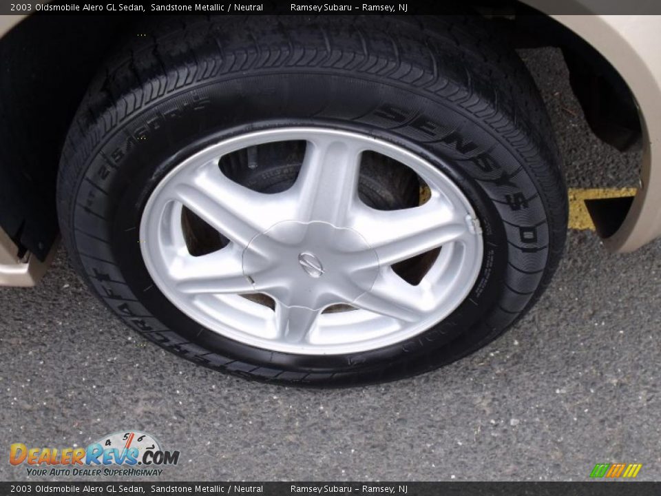 2003 Oldsmobile Alero GL Sedan Sandstone Metallic / Neutral Photo #21