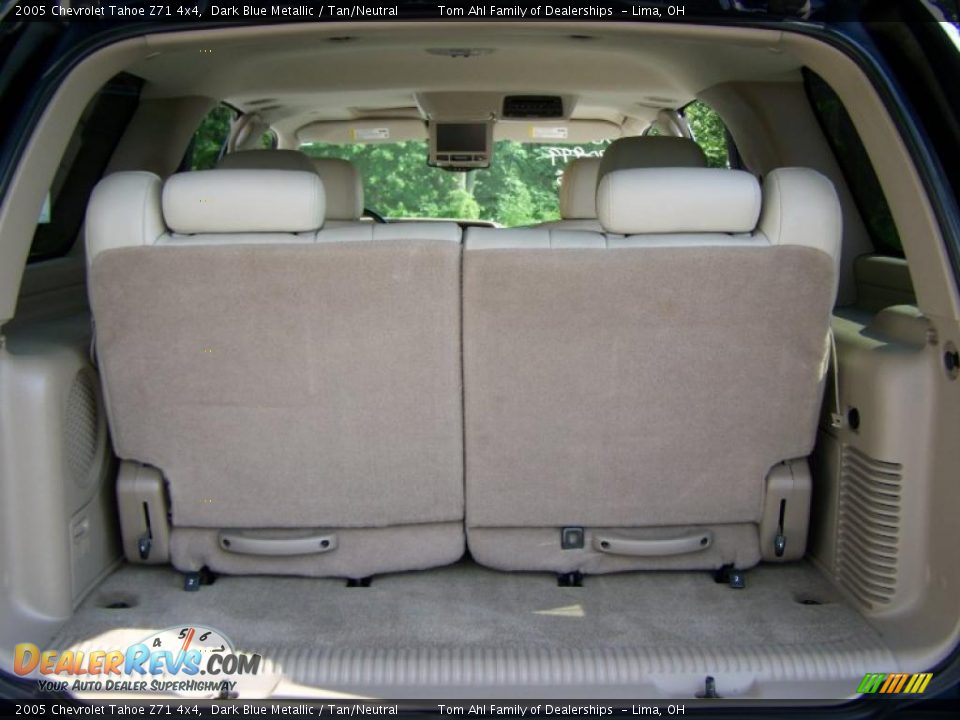2005 Chevrolet Tahoe Z71 4x4 Dark Blue Metallic / Tan/Neutral Photo #14