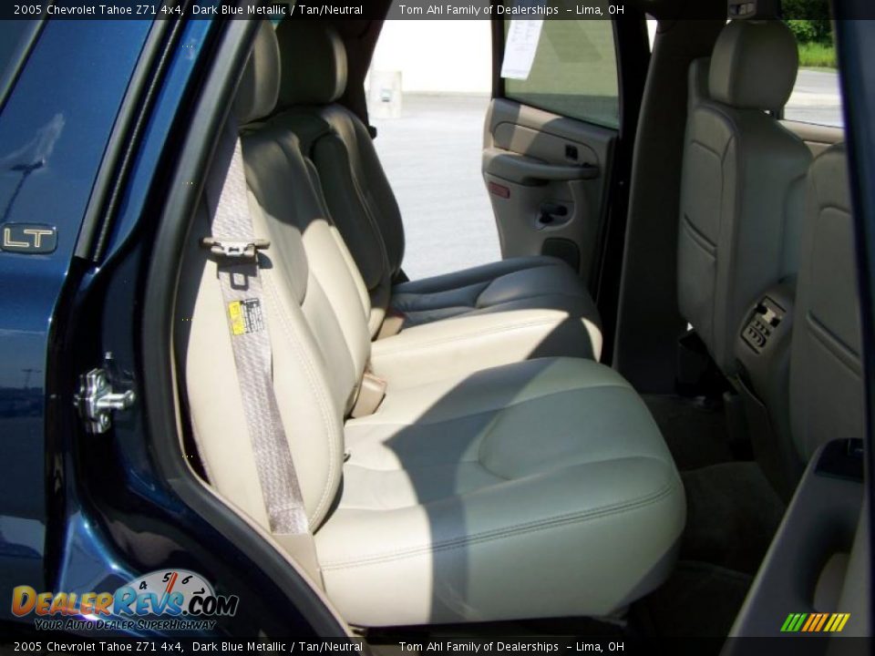 2005 Chevrolet Tahoe Z71 4x4 Dark Blue Metallic / Tan/Neutral Photo #15