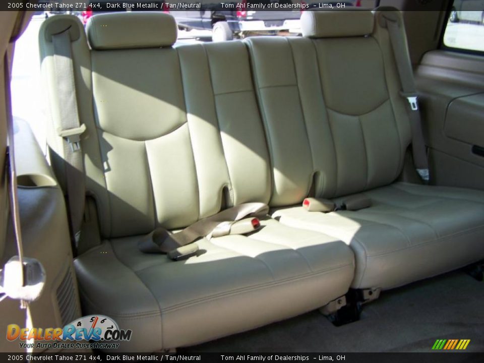 2005 Chevrolet Tahoe Z71 4x4 Dark Blue Metallic / Tan/Neutral Photo #17