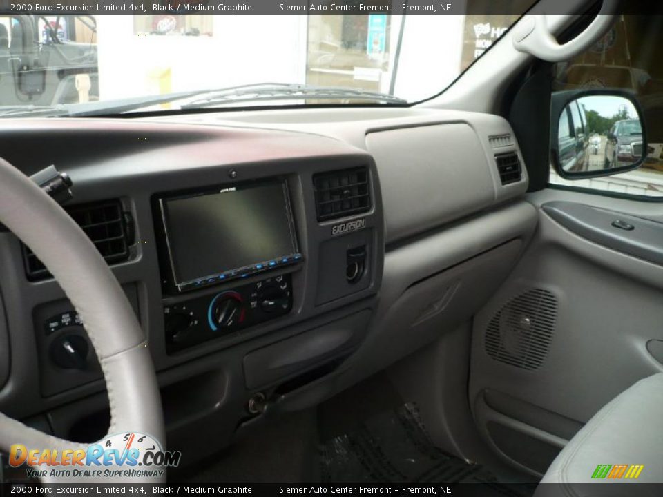 2000 Ford Excursion Limited 4x4 Black / Medium Graphite Photo #26