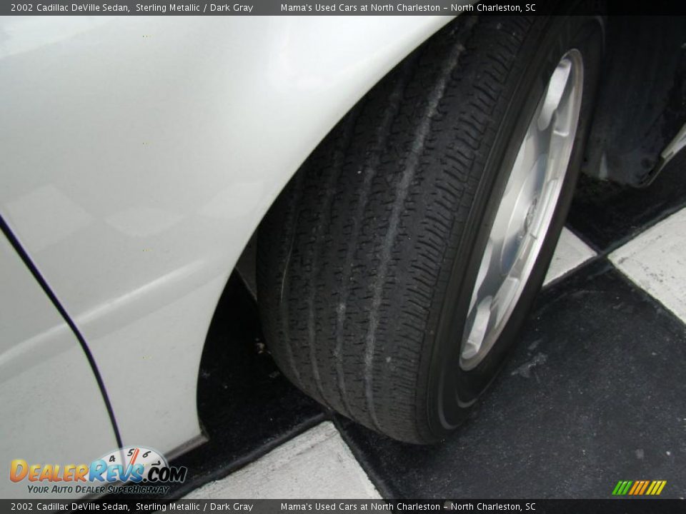 2002 Cadillac DeVille Sedan Sterling Metallic / Dark Gray Photo #29