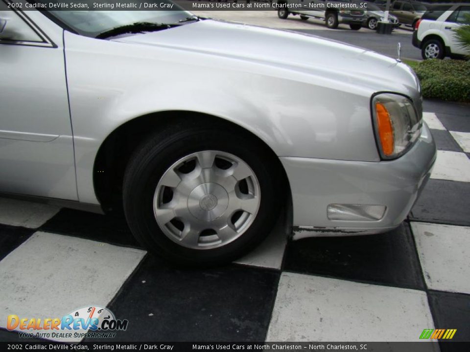2002 Cadillac DeVille Sedan Sterling Metallic / Dark Gray Photo #31