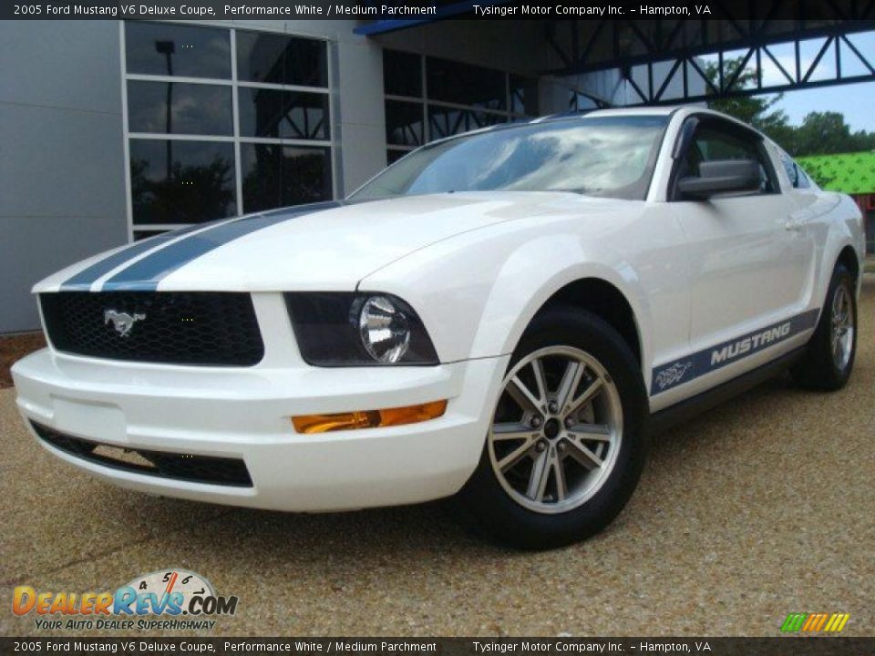 2005 Ford Mustang V6 Deluxe Coupe Performance White / Medium Parchment Photo #1