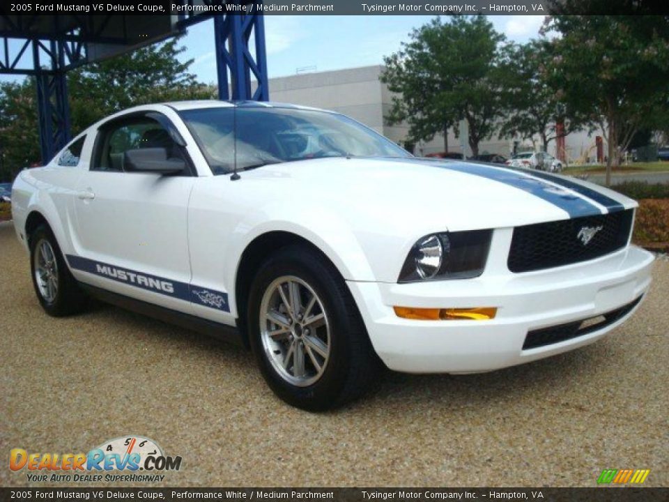 2005 Ford Mustang V6 Deluxe Coupe Performance White / Medium Parchment Photo #8