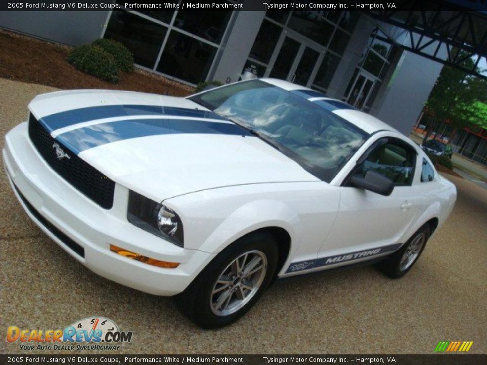 2005 Ford Mustang V6 Deluxe Coupe Performance White / Medium Parchment Photo #10