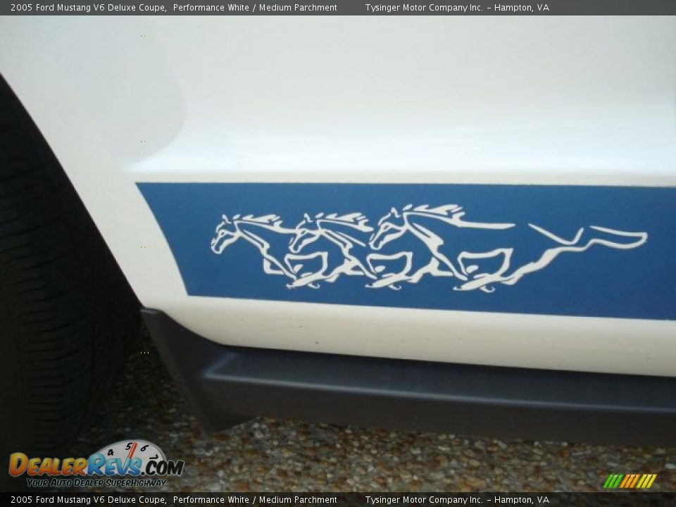 2005 Ford Mustang V6 Deluxe Coupe Performance White / Medium Parchment Photo #23