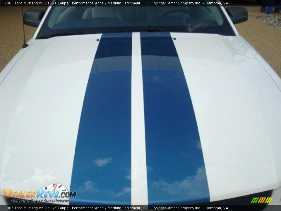 2005 Ford Mustang V6 Deluxe Coupe Performance White / Medium Parchment Photo #25