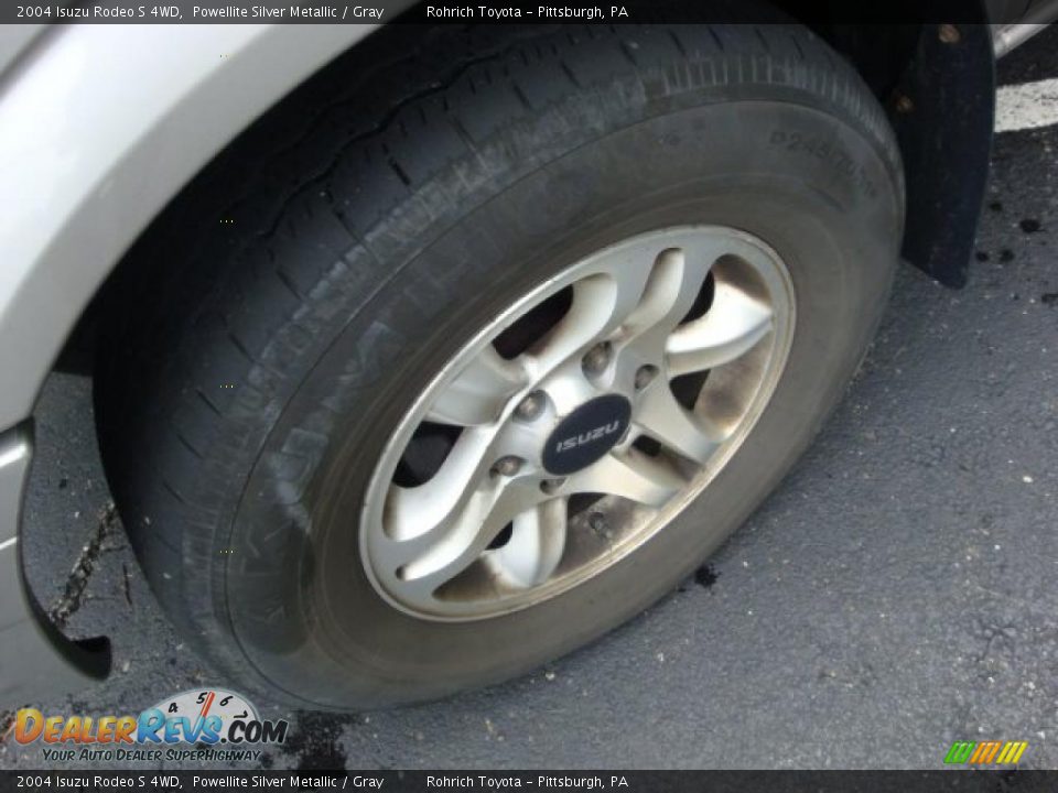 2004 Isuzu Rodeo S 4WD Powellite Silver Metallic / Gray Photo #12