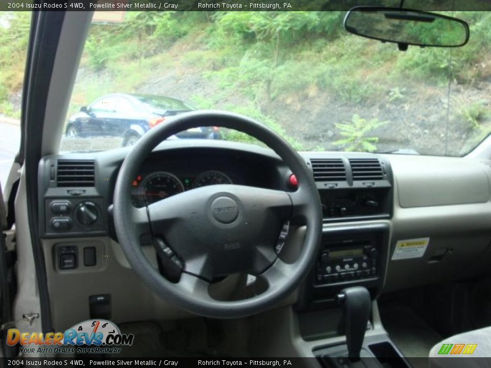 2004 Isuzu Rodeo S 4WD Powellite Silver Metallic / Gray Photo #14