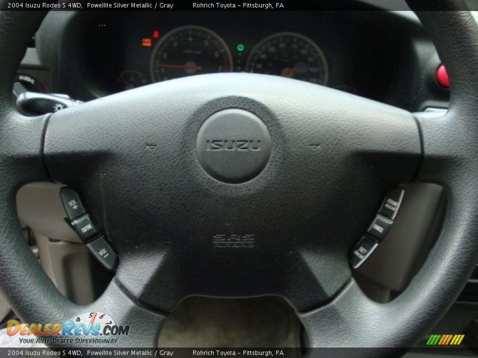 2004 Isuzu Rodeo S 4WD Powellite Silver Metallic / Gray Photo #18