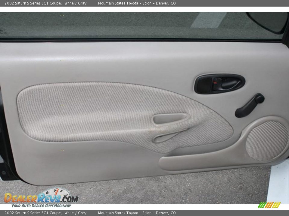 2002 Saturn S Series SC1 Coupe White / Gray Photo #7