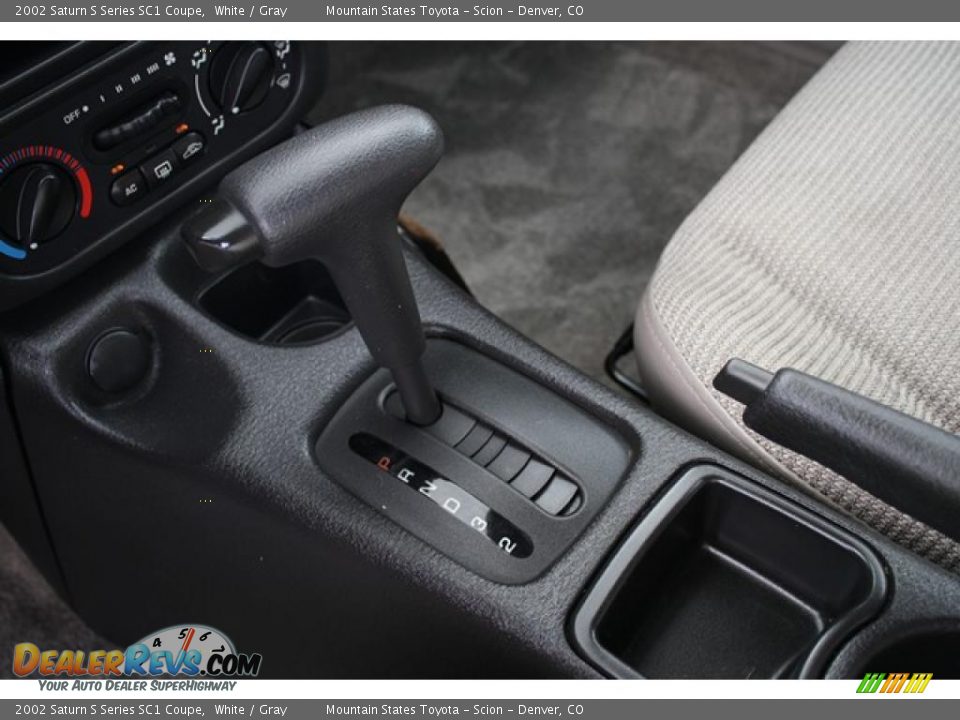 2002 Saturn S Series SC1 Coupe White / Gray Photo #20