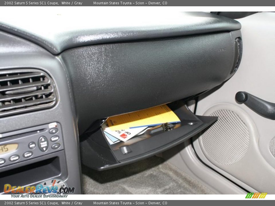 2002 Saturn S Series SC1 Coupe White / Gray Photo #22