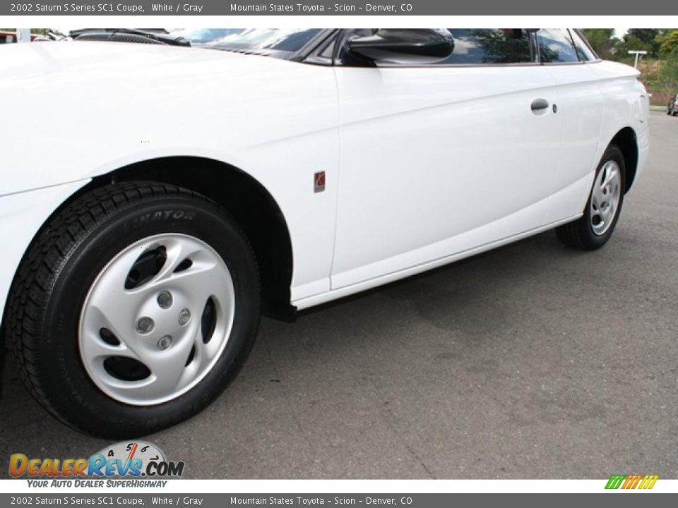 2002 Saturn S Series SC1 Coupe White / Gray Photo #24
