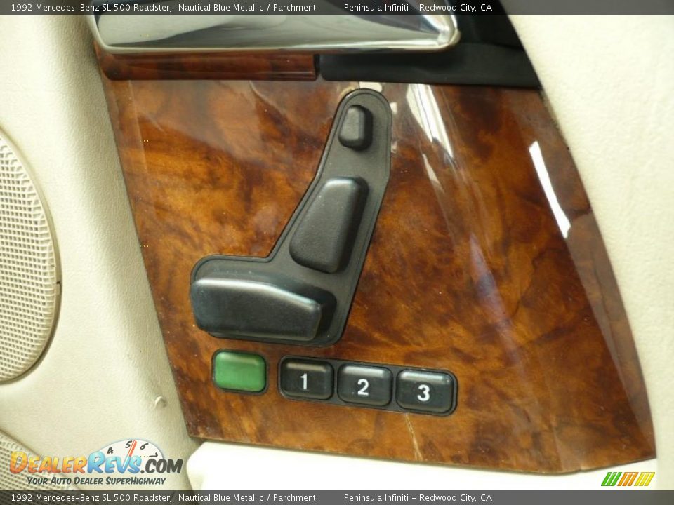 Controls of 1992 Mercedes-Benz SL 500 Roadster Photo #24