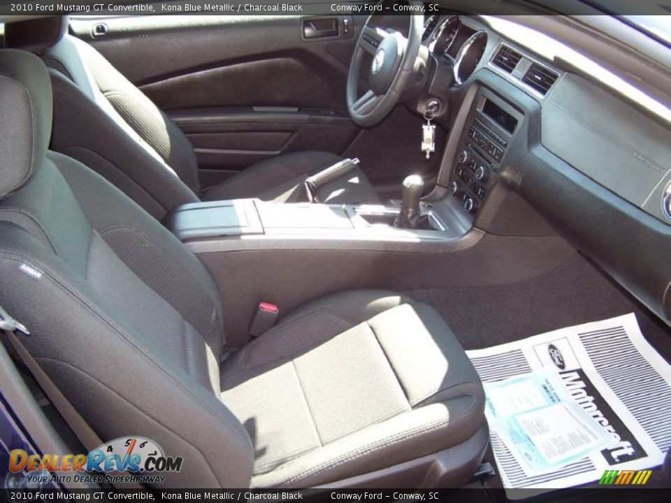 2010 Ford Mustang GT Convertible Kona Blue Metallic / Charcoal Black Photo #17
