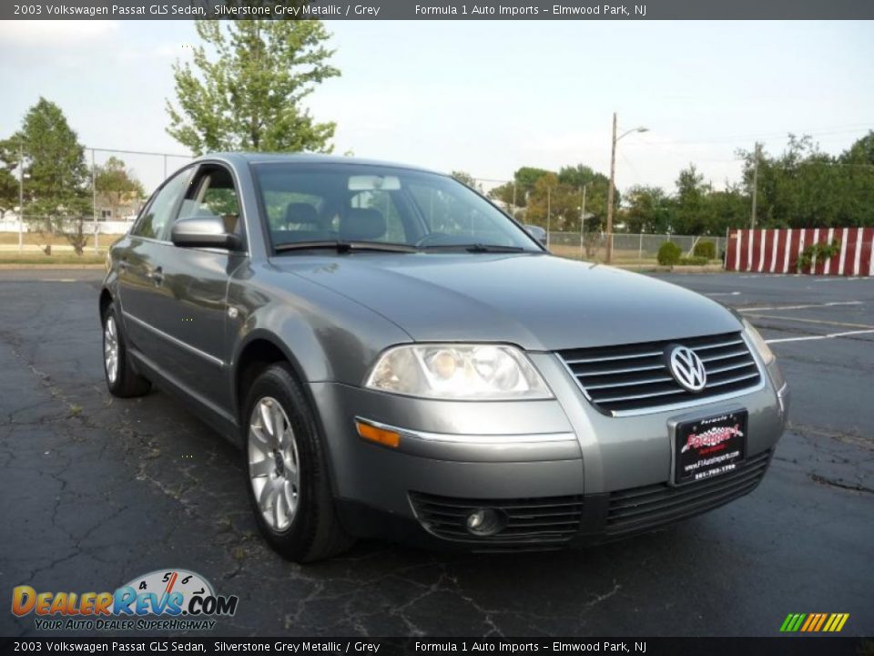 2003 Volkswagen Passat GLS Sedan Silverstone Grey Metallic / Grey Photo #2