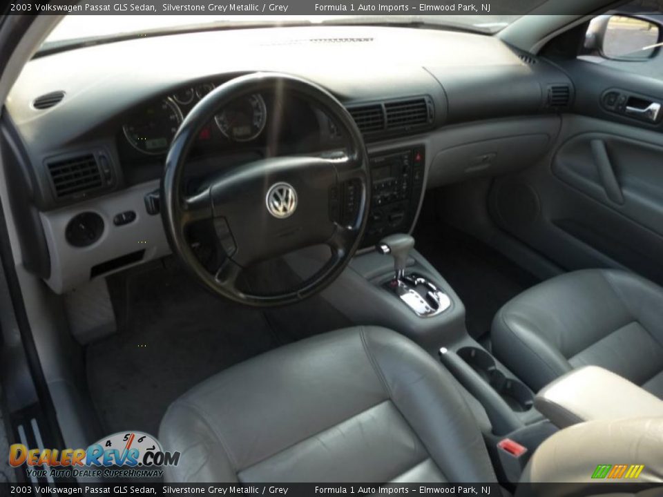 2003 Volkswagen Passat GLS Sedan Silverstone Grey Metallic / Grey Photo #5