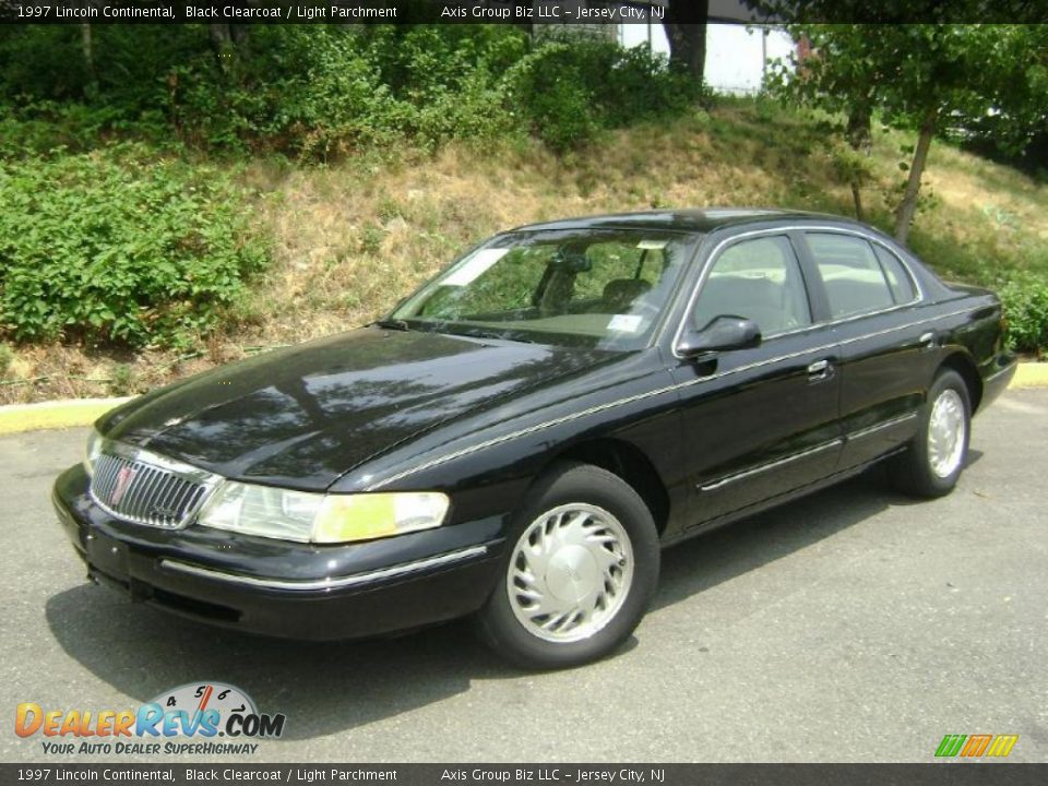 1997 Lincoln Continental Black Clearcoat / Light Parchment Photo #1