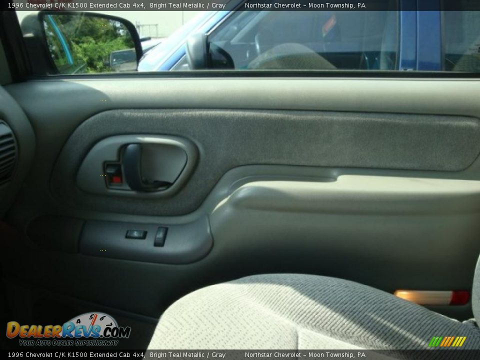 1996 Chevrolet C/K K1500 Extended Cab 4x4 Bright Teal Metallic / Gray Photo #12