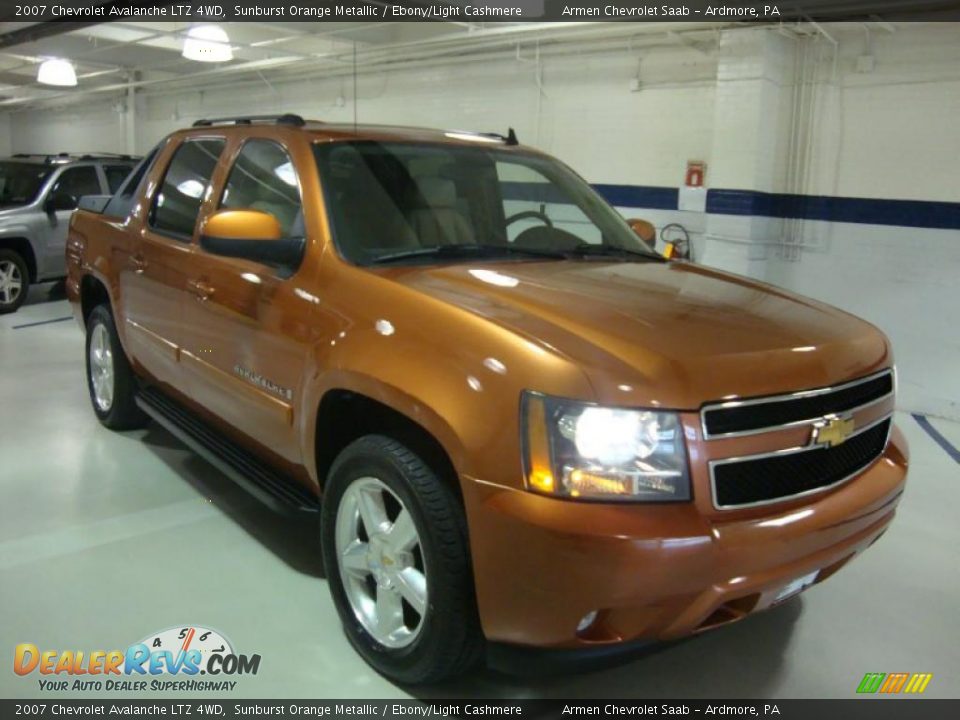 2007 Chevrolet Avalanche LTZ 4WD Sunburst Orange Metallic / Ebony/Light Cashmere Photo #4