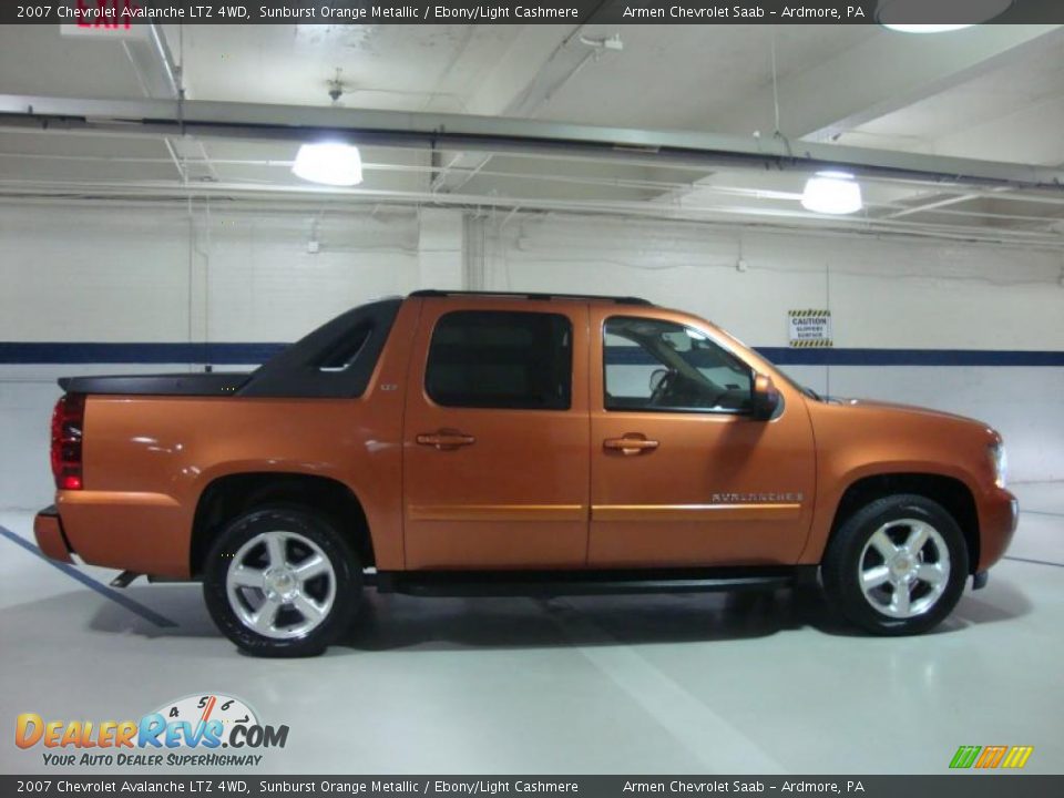 2007 Chevrolet Avalanche LTZ 4WD Sunburst Orange Metallic / Ebony/Light Cashmere Photo #7