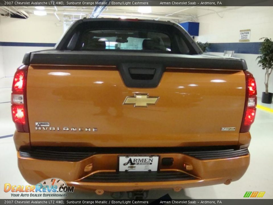 2007 Chevrolet Avalanche LTZ 4WD Sunburst Orange Metallic / Ebony/Light Cashmere Photo #9
