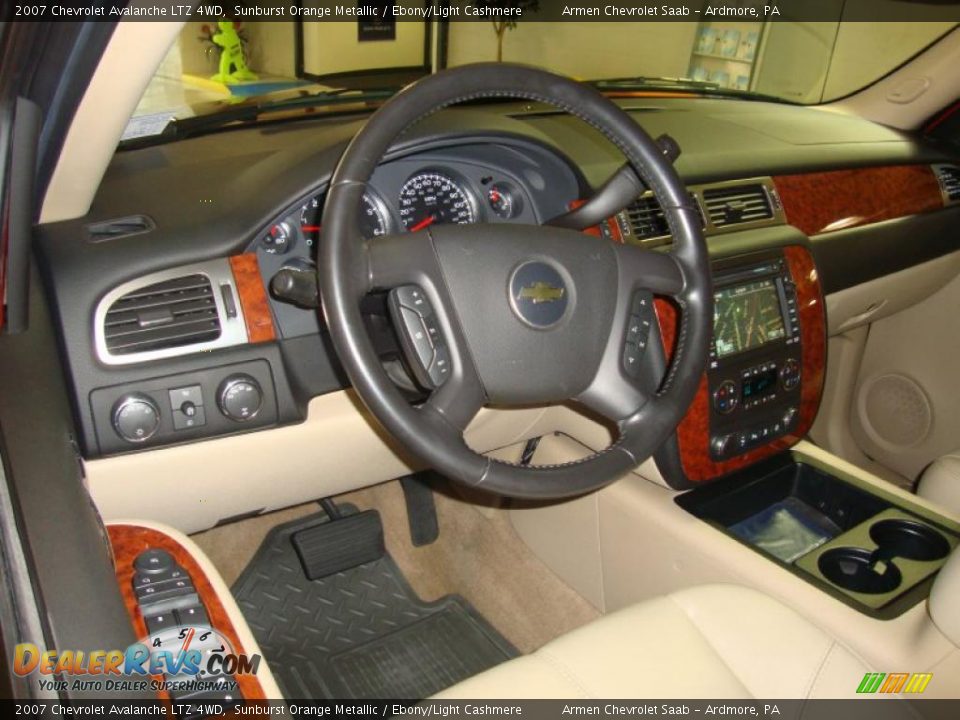 2007 Chevrolet Avalanche LTZ 4WD Sunburst Orange Metallic / Ebony/Light Cashmere Photo #12