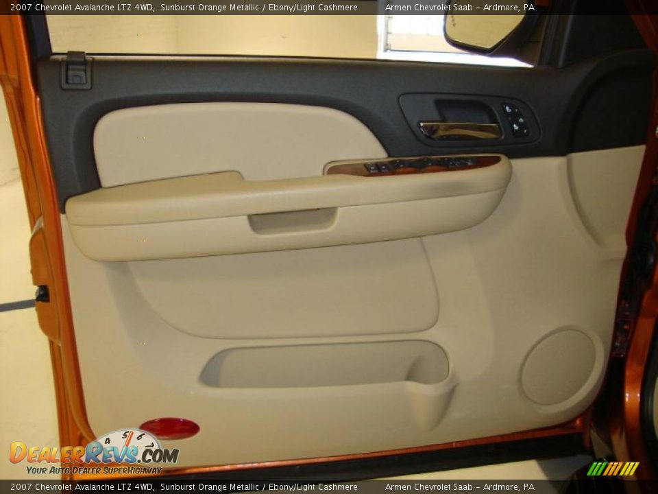 2007 Chevrolet Avalanche LTZ 4WD Sunburst Orange Metallic / Ebony/Light Cashmere Photo #14