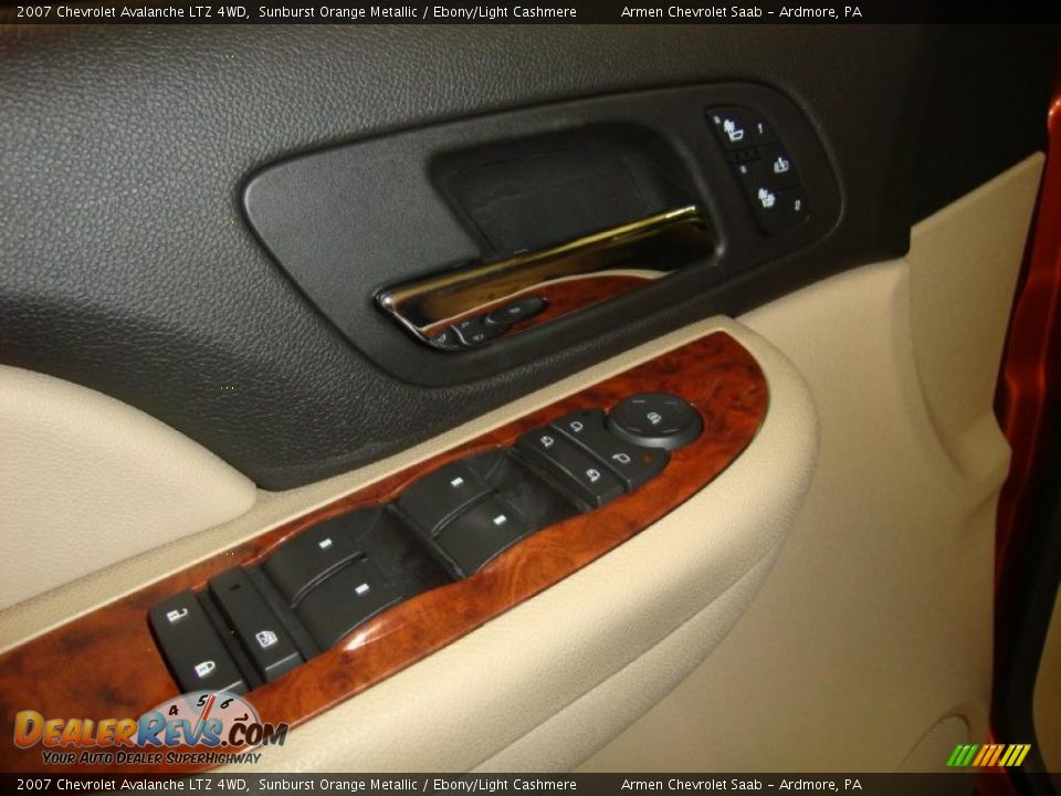 2007 Chevrolet Avalanche LTZ 4WD Sunburst Orange Metallic / Ebony/Light Cashmere Photo #16