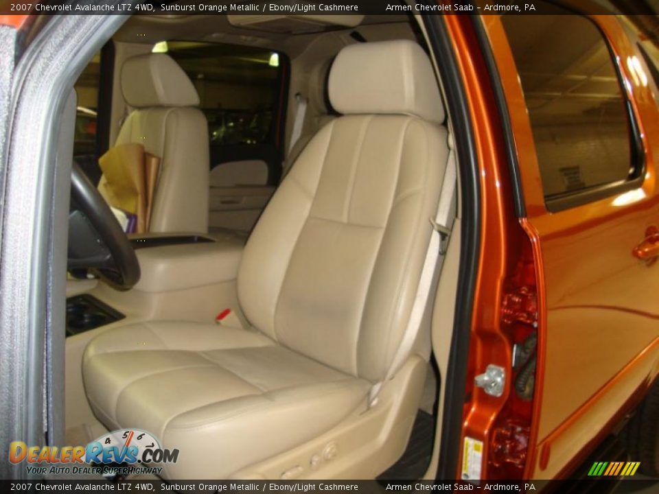 2007 Chevrolet Avalanche LTZ 4WD Sunburst Orange Metallic / Ebony/Light Cashmere Photo #18