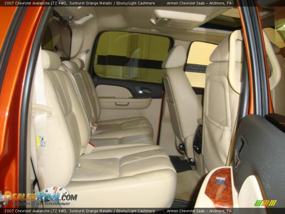 2007 Chevrolet Avalanche LTZ 4WD Sunburst Orange Metallic / Ebony/Light Cashmere Photo #22