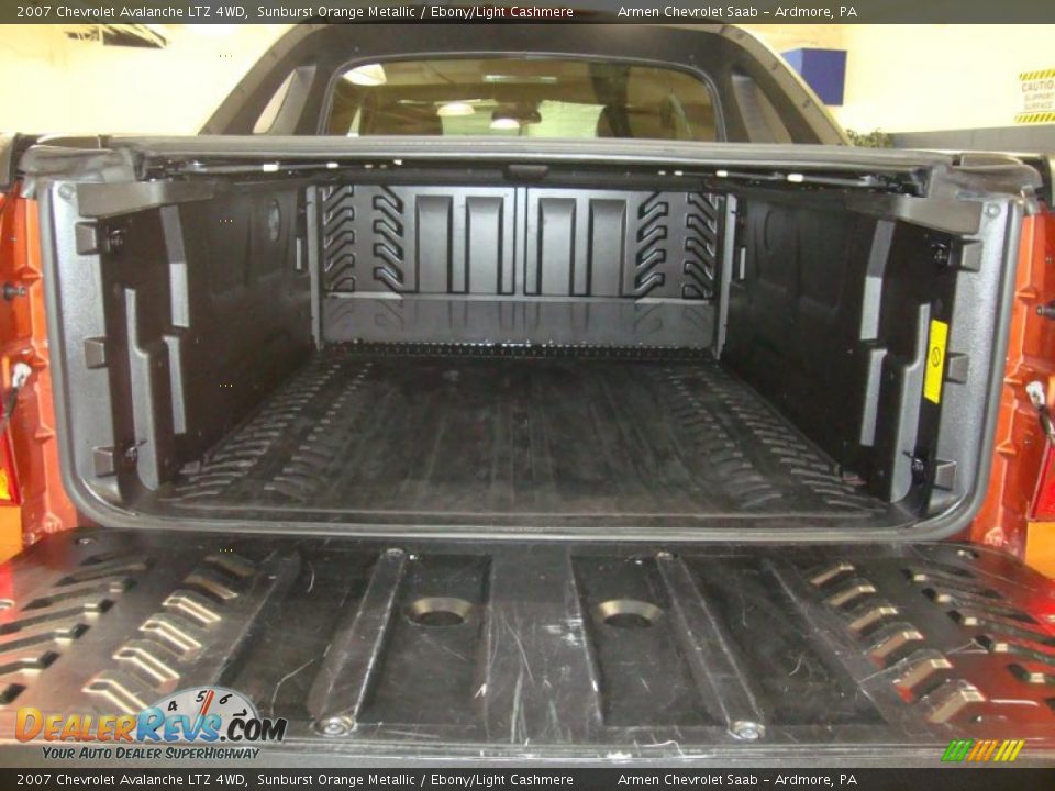 2007 Chevrolet Avalanche LTZ 4WD Sunburst Orange Metallic / Ebony/Light Cashmere Photo #23