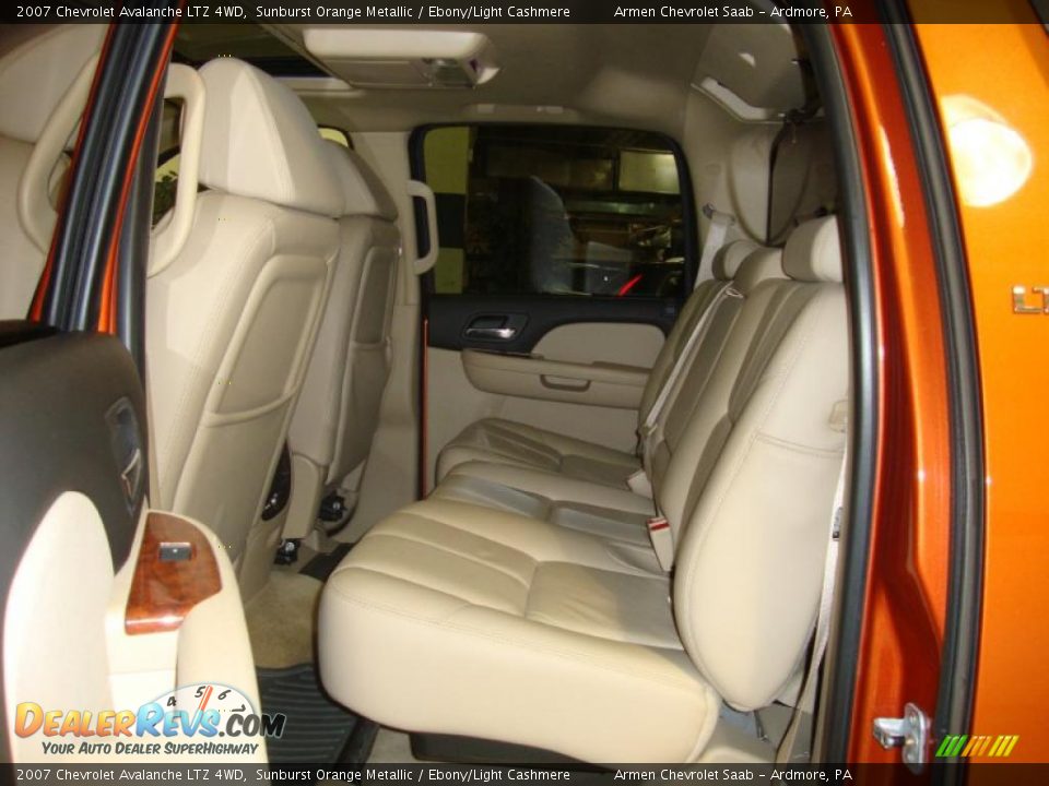 2007 Chevrolet Avalanche LTZ 4WD Sunburst Orange Metallic / Ebony/Light Cashmere Photo #24
