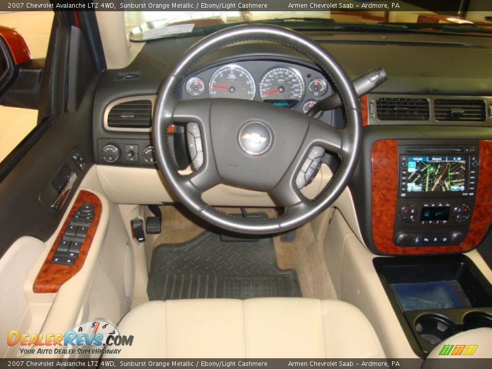 2007 Chevrolet Avalanche LTZ 4WD Sunburst Orange Metallic / Ebony/Light Cashmere Photo #29