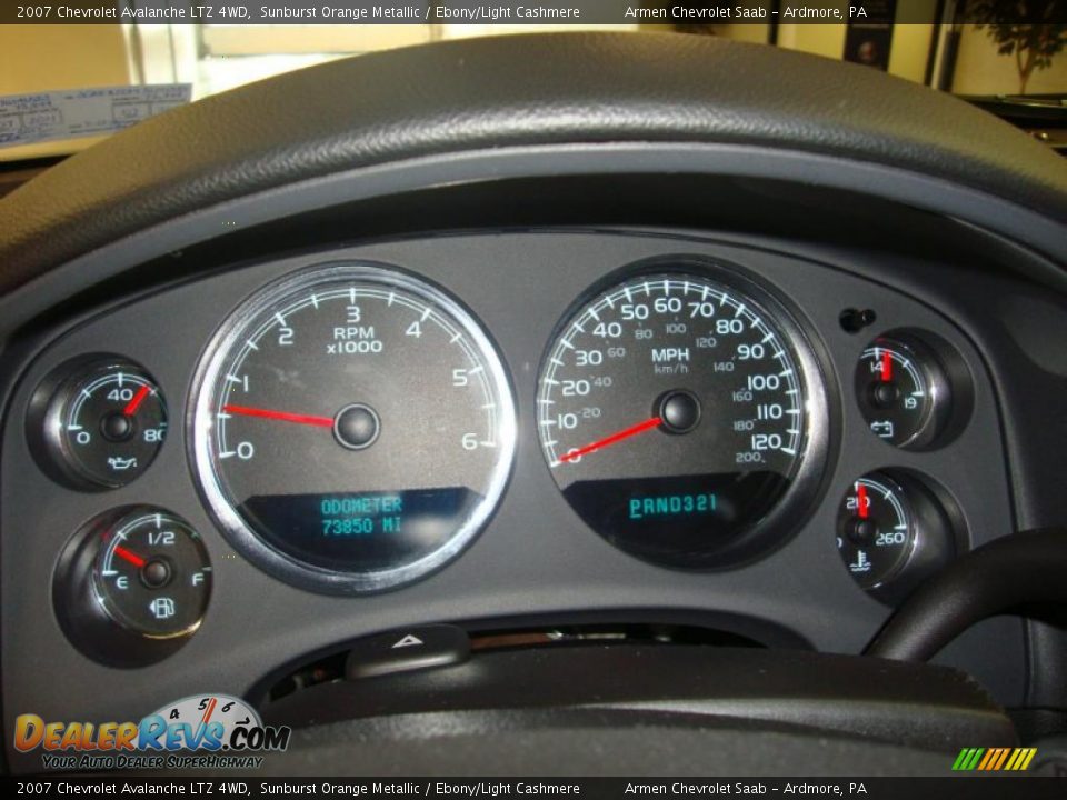 2007 Chevrolet Avalanche LTZ 4WD Sunburst Orange Metallic / Ebony/Light Cashmere Photo #36