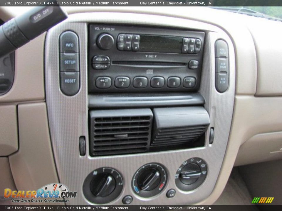 2005 Ford Explorer XLT 4x4 Pueblo Gold Metallic / Medium Parchment Photo #12