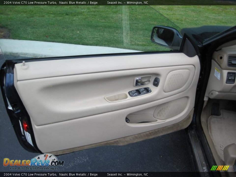 2004 Volvo C70 Low Pressure Turbo Nautic Blue Metallic / Beige Photo #13