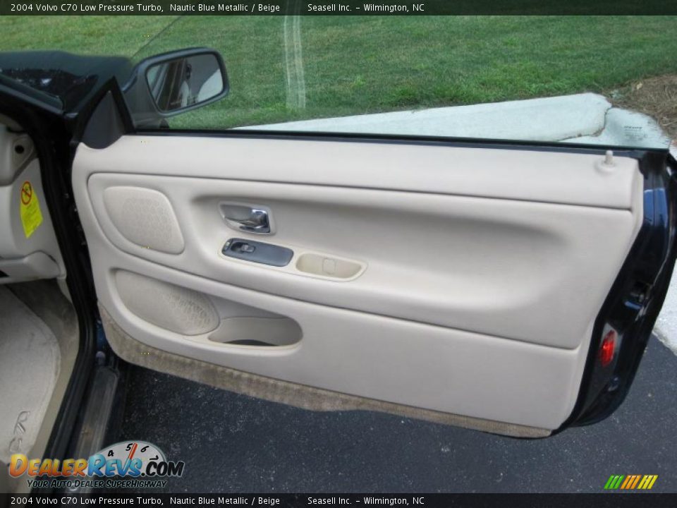 2004 Volvo C70 Low Pressure Turbo Nautic Blue Metallic / Beige Photo #16